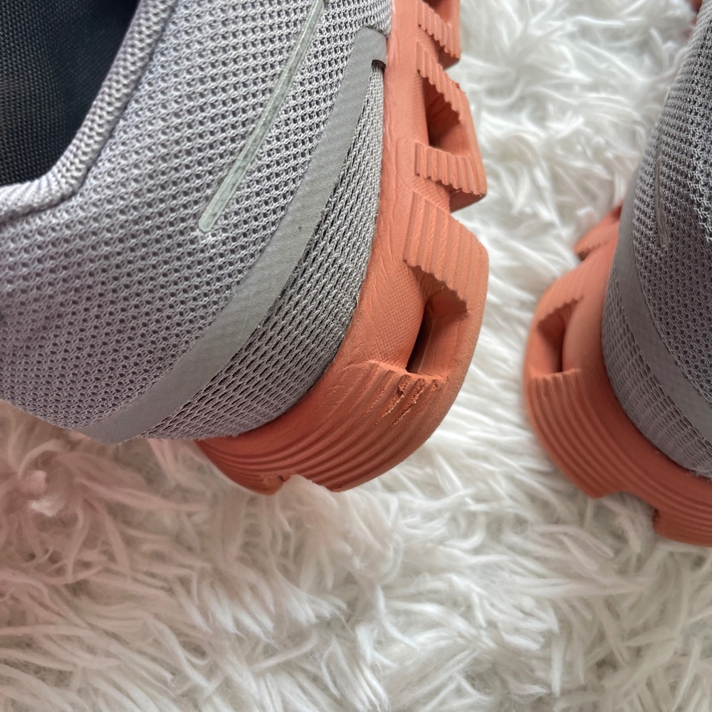 On Cloud 5 Running Shoes - Picture 7 of 15